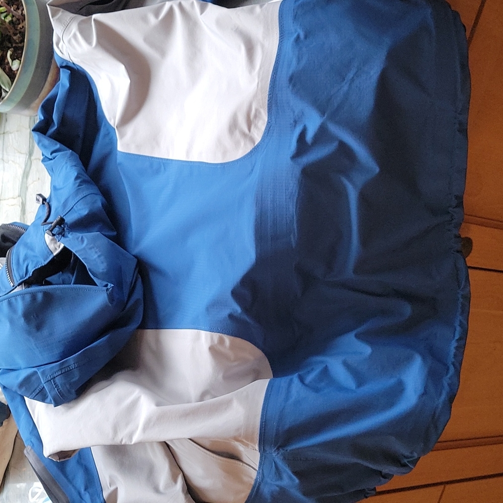 Mountain Hardware Jacket - image 7